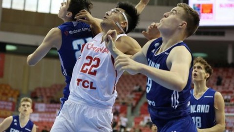 男篮蓝队87-84加时险胜芬兰取开门红