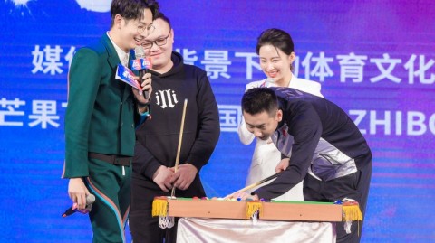 “九球天后”潘晓婷：从台球桌到时尚圈，她的优雅与热爱从未改变