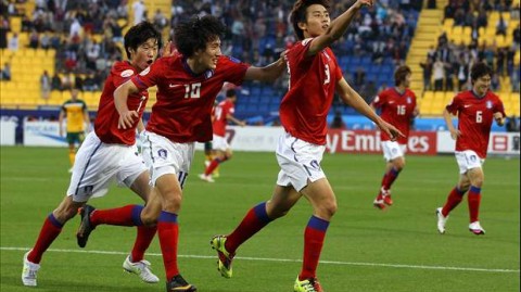 标题：韩国vs巴林3-1亚洲杯开门红 李刚仁双响救主