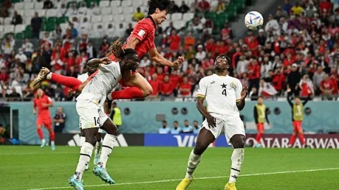 中国vs韩国足球赛：国足东亚杯0-3完败东道主